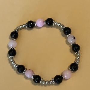 21291 Cherry Jasper and Onyx stretch bracelet